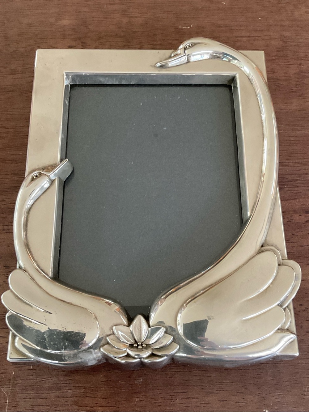 Vintage 1980’s Two Swan Silver 4x6 Photo Frame Preowned 
Great condition